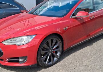 Tesla Model S 204.781 km 19.992 &euro; Frankfurt/Main 60386