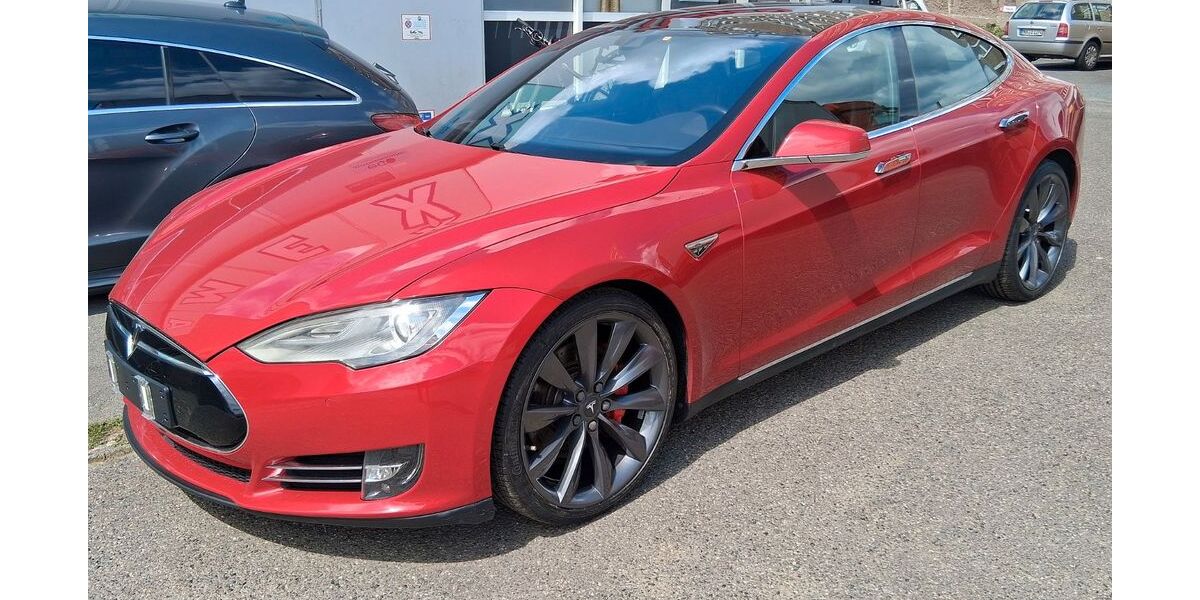 Tesla Model S 204.781 km 19.992 &euro; Frankfurt/Main 60386
