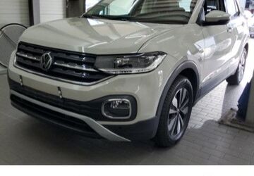 VW T-Cross 23.437 km 17.650 &euro; Frankfurt 60326