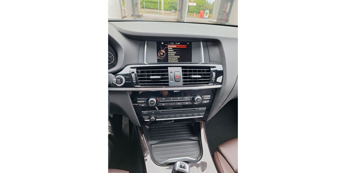 BMW X3 233.000 km 12.700 &euro; Frankfurt am Main 60437