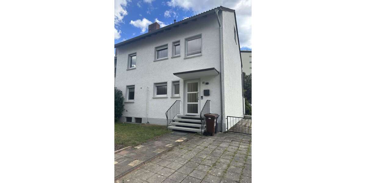 Etagenwohnung Rüsselsheim - 5 Zimmer, 130 m&sup2;, 1.800&euro; | Angebot:27394667