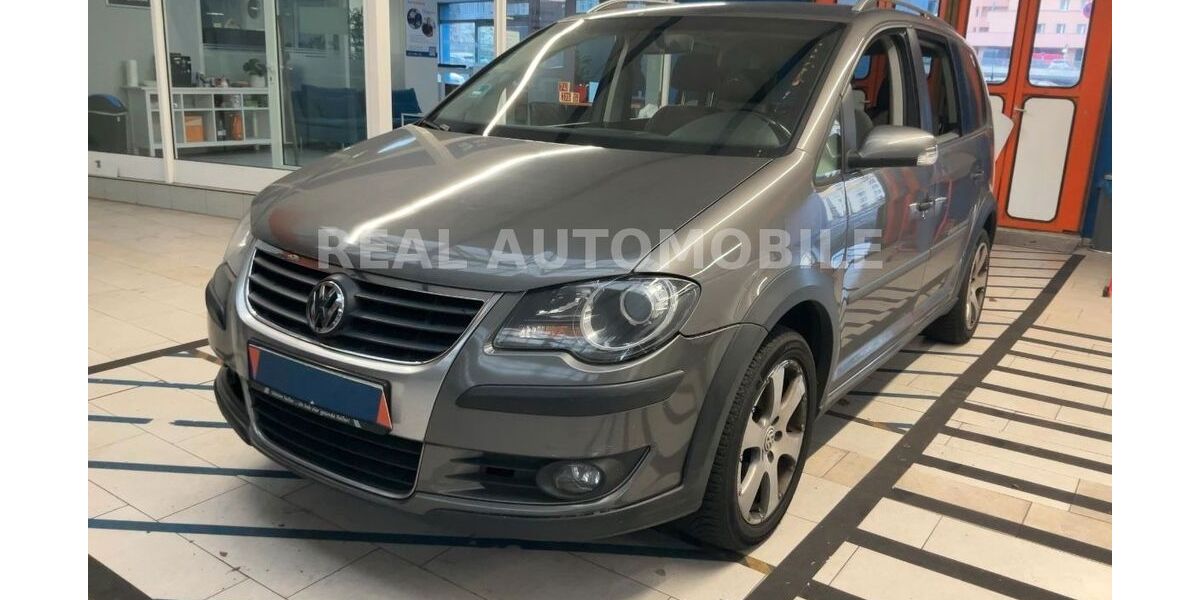 VW Touran 187.000 km 6.799 &euro; Frankfurt am Main 65933