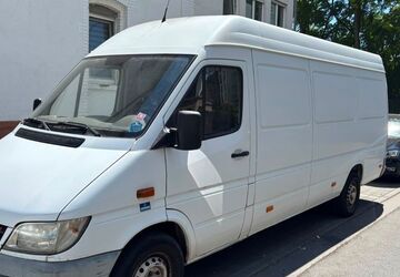 Mercedes-Benz Sprinter 210.000 km 4.990 &euro; Frankfurt am Main 65933
