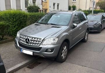 Mercedes-Benz ML 300 179.650 km 12.500 &euro; Frankfurt am Main 60599