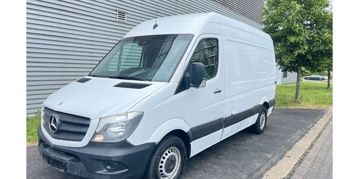Mercedes-Benz Sprinter 176.000 km 10.990 &euro; Frankfurt am Main 65933