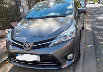 Toyota Verso-S 166.899 km 11.000 &euro; Frankfurt am Main 65929