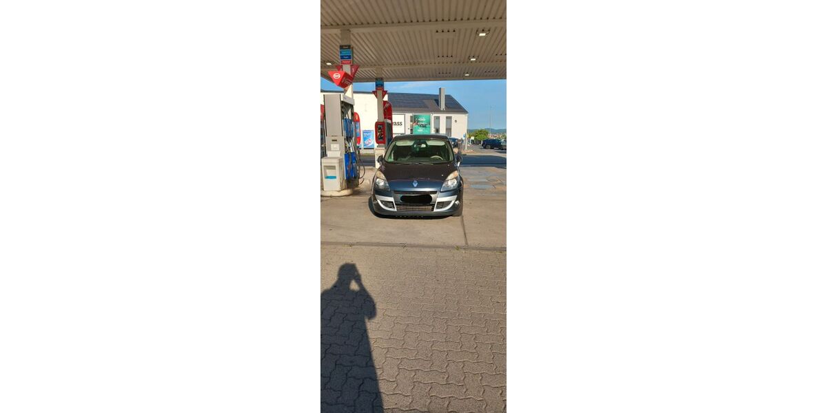 Renault Scenic 178.800 km 3.000 &euro; Frankfurt am Main 60314