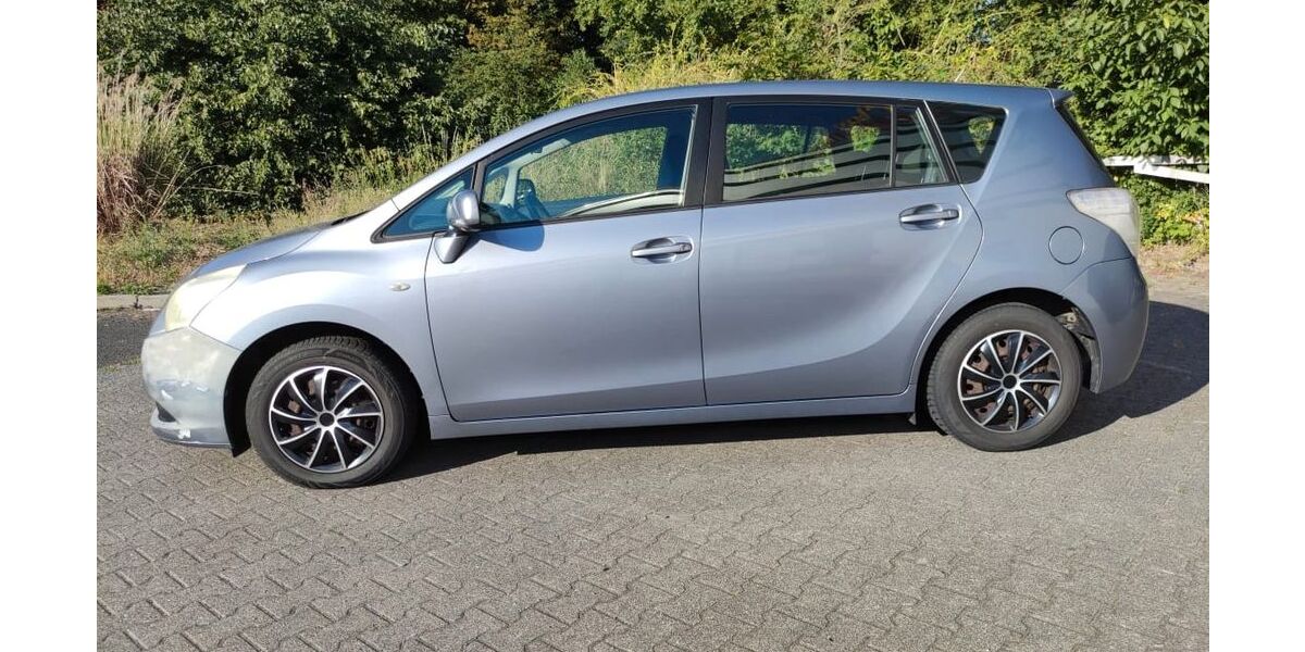 Toyota Verso 230.000 km 4.900 &euro; Frankfurt am Main 65933