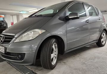 Mercedes-Benz A 180 275.000 km 2.900 &euro; Frankfurt 60528