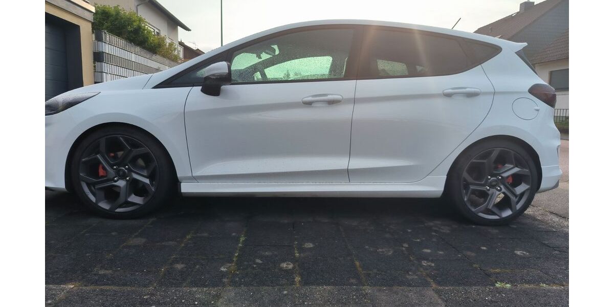 Ford Fiesta 44.500 km 20.900 &euro; Babenhausen 64832