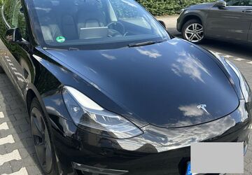 Tesla Model 3 56.433 km 27.900 &euro; Frankfurt am Main 60327