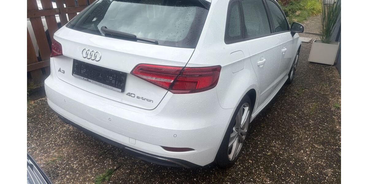 Audi A3 85.000 km 16.900 &euro; Frankfurt 60388